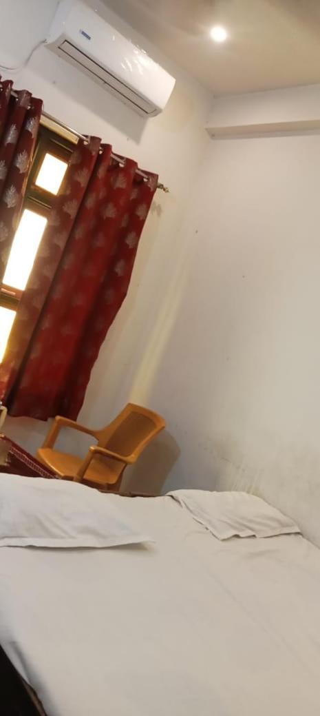 Hotel Vaibhav Sadan Dharmsala Ayodhya Exterior foto
